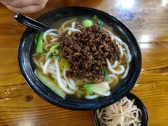 -丽虹云南过桥米线(兴工街店)