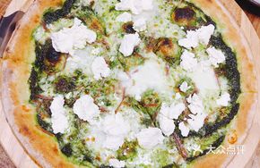 Cheese Basil Sauce Pizza