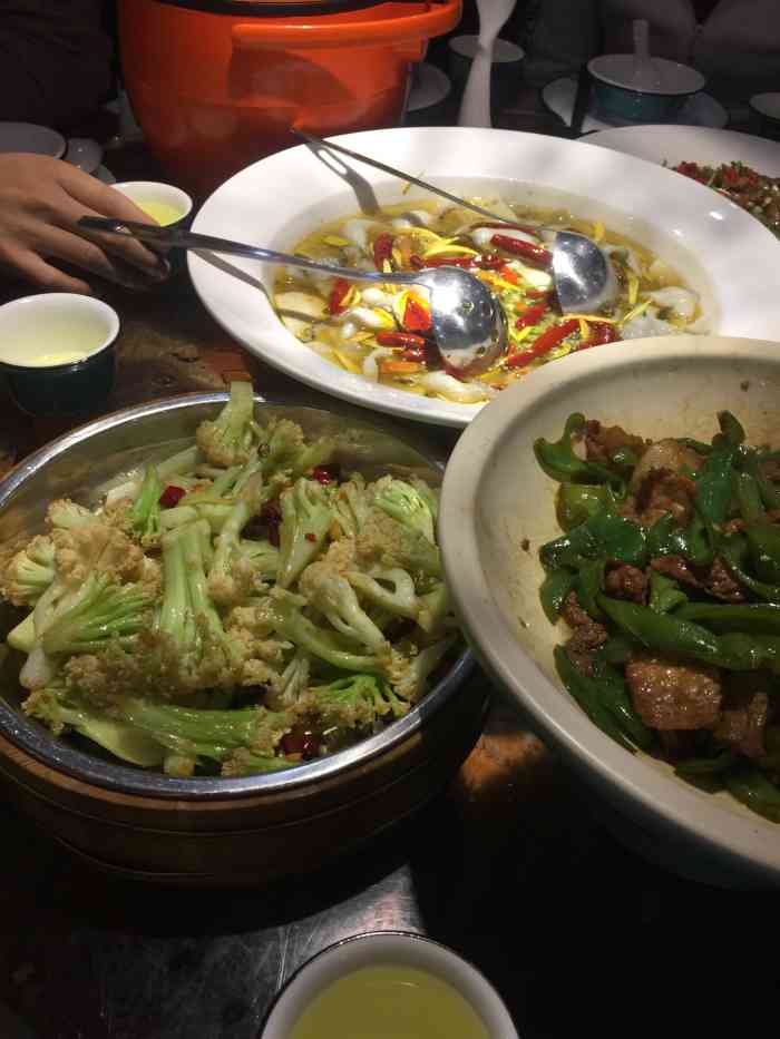 陈师傅腊鲢鱼(巨大产意园店)-"会江地铁出口附近唯一上点档次的饭店