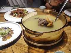 鲍鱼焖鸡-湖畔鲁菜·二十年老字号餐厅(大明湖店)