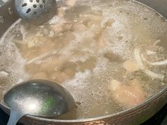 -洪氏嗨捞·广东猪肚鸡·椰子鸡火锅(西咸万象城店)