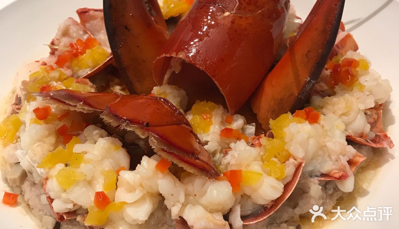 云宴·雲中奢宴 餐厅在57层，视线绝佳，环境也超美