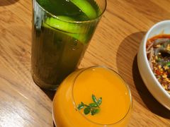 鲜榨芒果菠萝汁-一坐一忘云南菜(嘉里中心店)