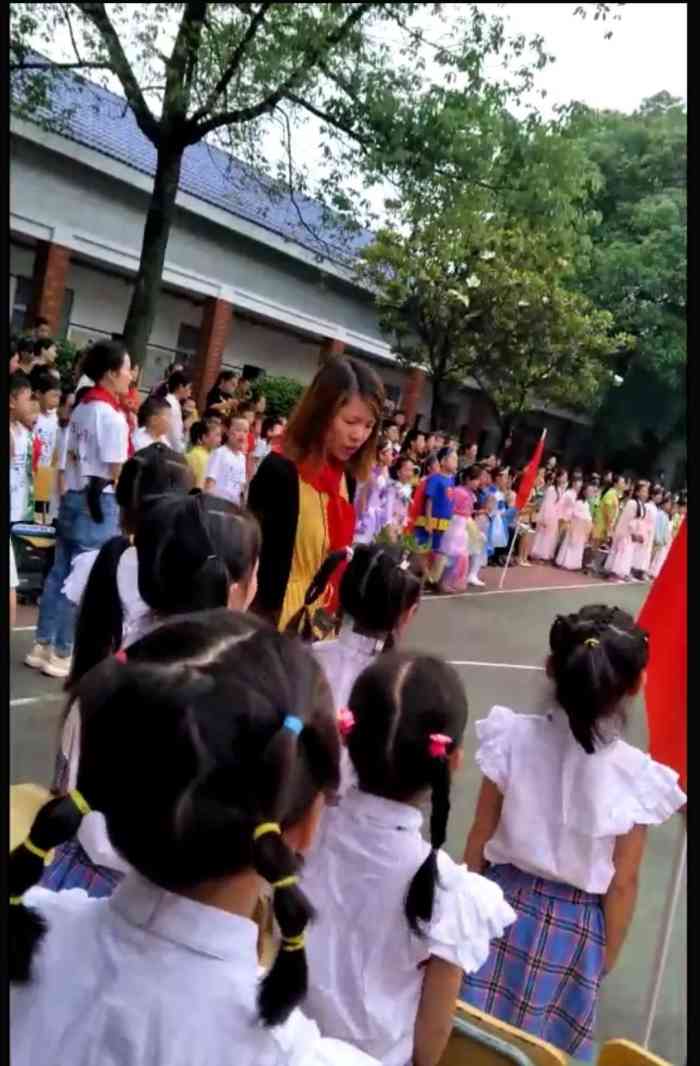 长沙市天心区兴隆小学"兴隆小学我女儿读书的地方,我来占个位置吧.