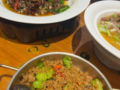 -老滇山寨•云南特色菜•地方菜•民族风情歌舞表演(金碧店)