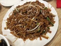 干炒牛河-粤仔湾砂锅粥(广益哥伦布店)