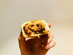 鲜肉月饼-长发西饼(临顿路店)