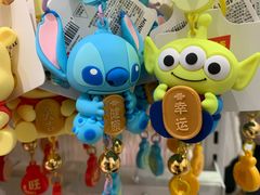 -名创优品(北京新中关购物中心地铁层店)