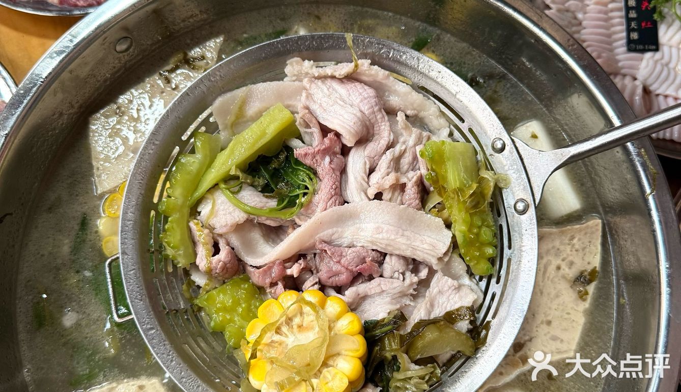 炸裂！昆明吃到的！吼吼吃…