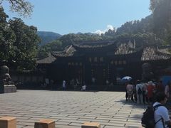 -峨眉山报国寺
