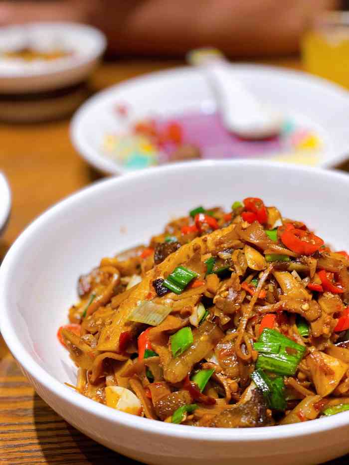 辣得叫湘菜(港隆广场店)-"这家店从开业就想来了,一直都没什么机会来.