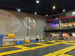 -极限Jump蹦床·新潮玩运动世界·室内乐园·团建·派对中心