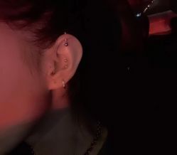 -AI艾耳·专业手工耳洞·穿孔美学馆