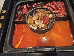 -老牌坊云南鱼豆花火锅(哈西万达店)