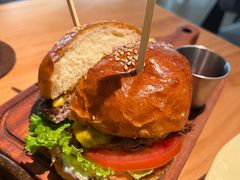 -三勾JJJ Burger&Coffee(梅溪湖店)