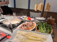 -尚尚仙·酸汤猪手·猪肚鸡火锅(华联万柳购物中心店)