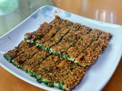 墨鱼韭菜饼-隔田烧鸡