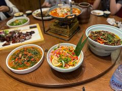 -老滇山寨•云南特色菜•地方菜•民族风情歌舞表演(金碧店)