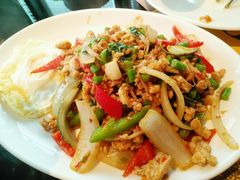 罗勒长豇豆炒牛肉配荷包蛋-simply thai天泰(静安嘉里中心店)