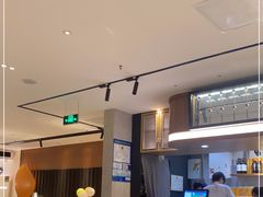 -阿妮叶李(光谷世界城店)