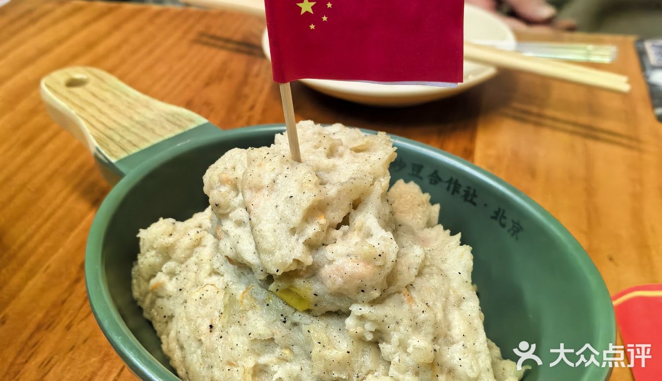 烧串｜炒豆合作社东四总店 就算藏在胡同里也能排好几个小时队