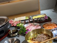 -围炉肉舍•炭烤活鳗•丹东海鲜烤肉(步行街店)