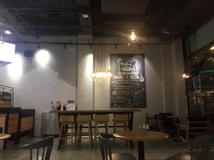 大堂-HELLO 27 意面·沙拉·帕尼尼