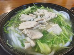 -丽虹云南过桥米线(兴工街店)