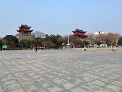 -巴陵广场