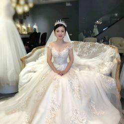 点击看大图 -艾米丽婚纱礼服