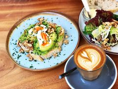 牛油果煮蛋吐司-RAC BAR(安福路店)