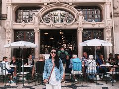 -Majestic Café