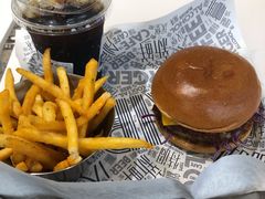-TRIPS BURGER(大钟寺店)