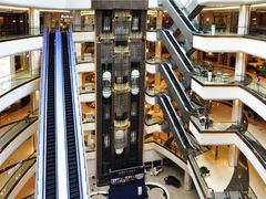 -红星美凯龙国际家居博览中心至尊mall停车场