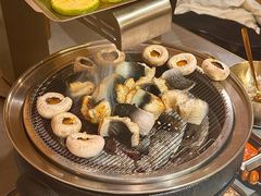 -围炉肉舍•炭烤活鳗•丹东海鲜烤肉(步行街店)