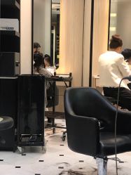 -HAIR CORNER
