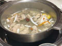 -喃喃椰·糟粕醋·椰子鸡火锅(七堡花园店)