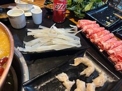 -果松木炭酸菜铜火锅·外婆参鸡汤