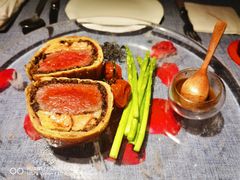 惠灵顿牛排-弦月窗LUNETTE BY AMANDA(复兴路店)