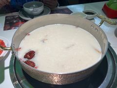 -洪氏嗨捞·广东猪肚鸡·椰子鸡火锅(西咸万象城店)