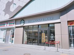 -星巴克(北京枫尚奥莱店)