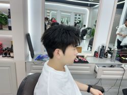 -尤司男士国潮理发馆