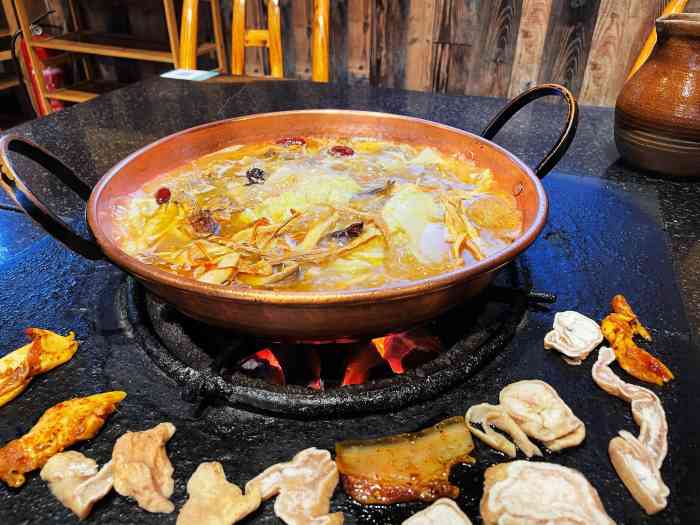 纳西火塘总店-"是客栈老板推荐的纳西火塘,来到这里才知道.