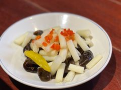 西湖藕节拌木耳-大牌大·传统杭帮菜(湖滨店)
