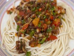 伊犁碎肉拌面-歹歹的加个面过油肉拌面(贵州路店)