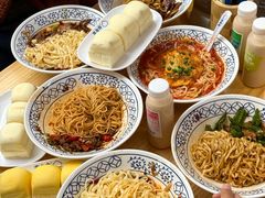 -李与白包子铺(桐梓林店)