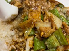 黑椒牛柳盖饭-护国寺小吃(左家庄店)