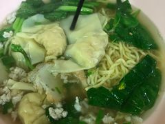云吞清汤面-马里奥明星猪脚饭