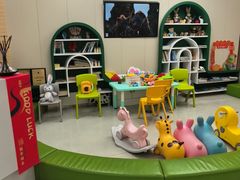 -瑞尔齿科(南京东路名人诊所)