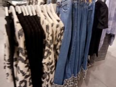 -ZARA(万达广场二七店)